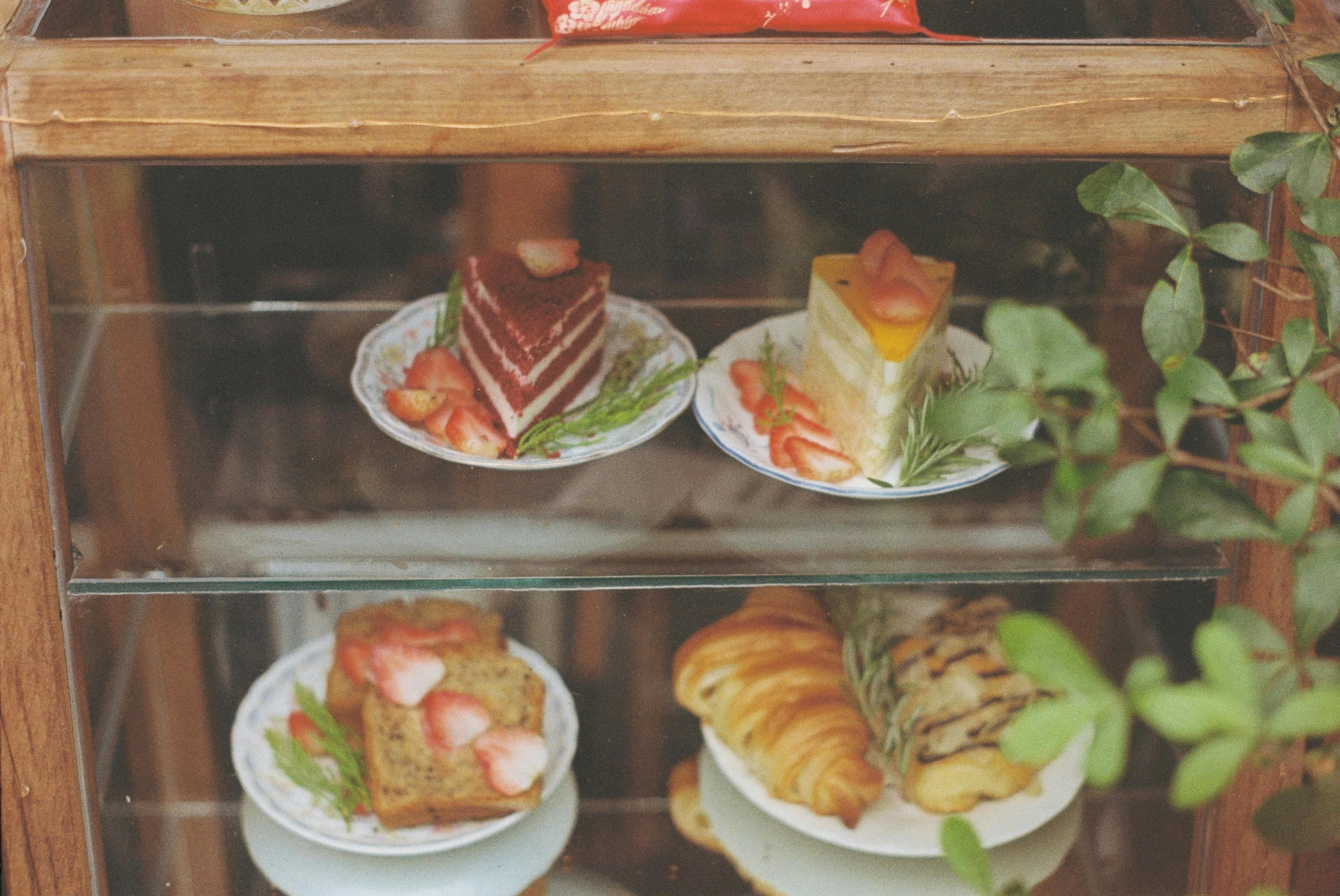 Berry Delight Cakes